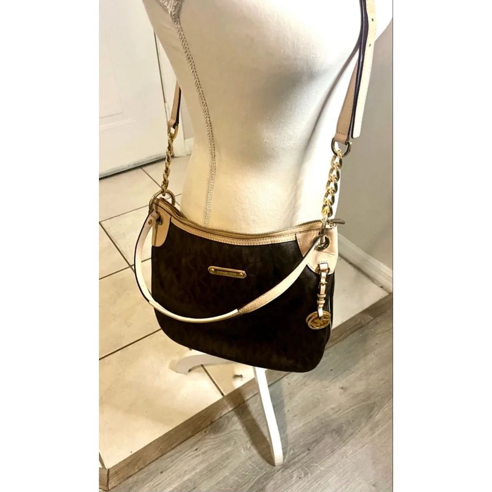 Michael kors Bedford Jet Set Brown Convertible Shoulder Bag with Crossbody strap